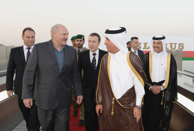 
Лукашенко продолжает искать нефть. Катар может увеличить импорт БелАЗов