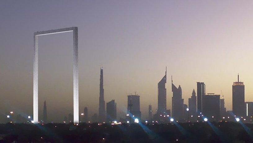 
К концу года в Дубае откроют золотую арку высотой 150 м со смотровой площадкой наверху