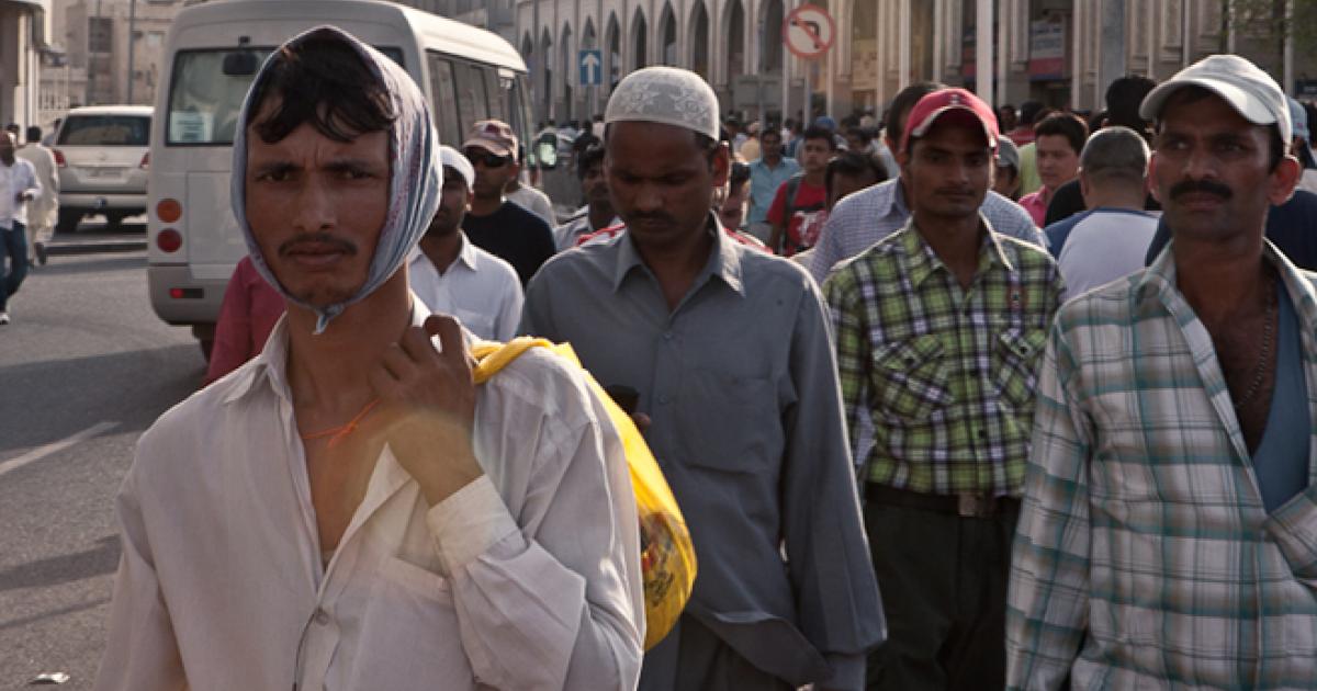 
В Катаре работодателям запретили ограничивать перемещение трудовых мигрантов