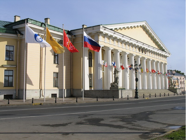 
8 курдских выпускников стали студентами Горного Университета Санкт-Петербурга