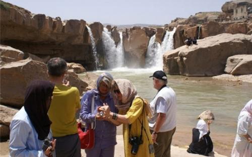 
Число иностранных туристов в Иране выросло на 51 %
